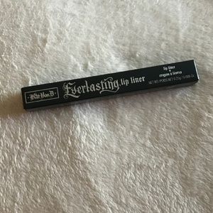 Kat Von D Everelasting lip liner